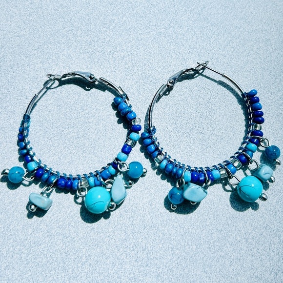 CHICO'S THREE (3) PIECE SET -turquoise colore bracelets and earrings - Picture 3 of 4